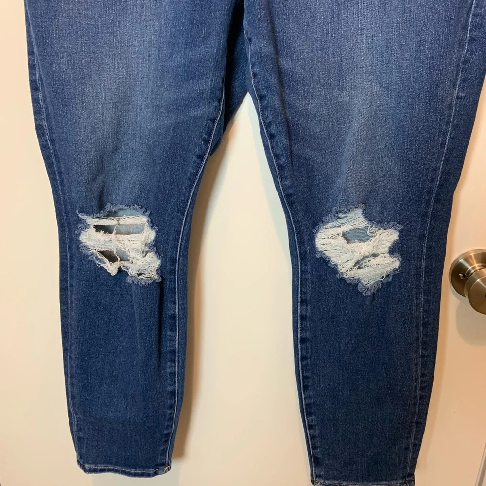 American Eagle Outfitters Dark Blue Distressed Skinny Jeans (Size 16S) - Picture 5 of 12